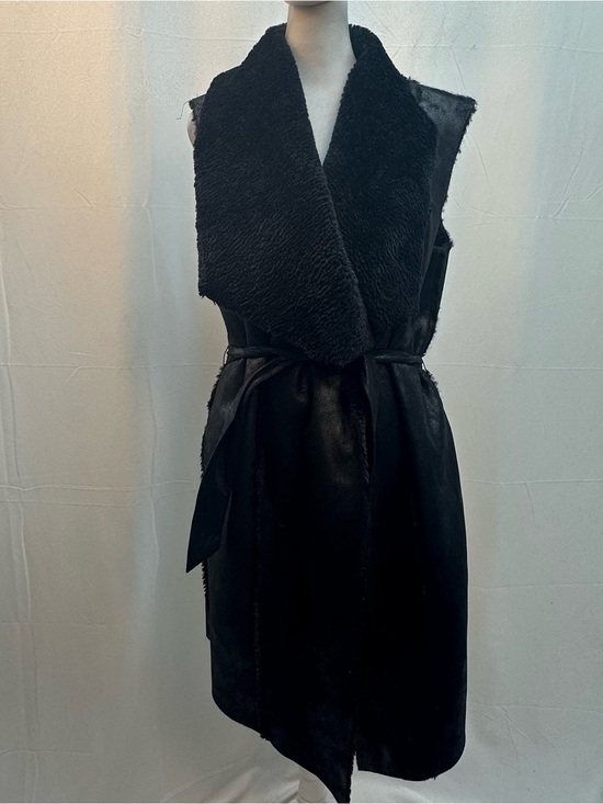 Splendid Jackets & Blazers - Splendid Black Faux-Fur Faux leather Trim Sleeveless Wrap Vest S